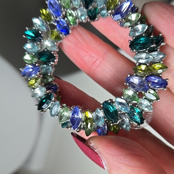 Elegant Multicolor Glasd Stones Hoop Earrings - Picture 11 of 16